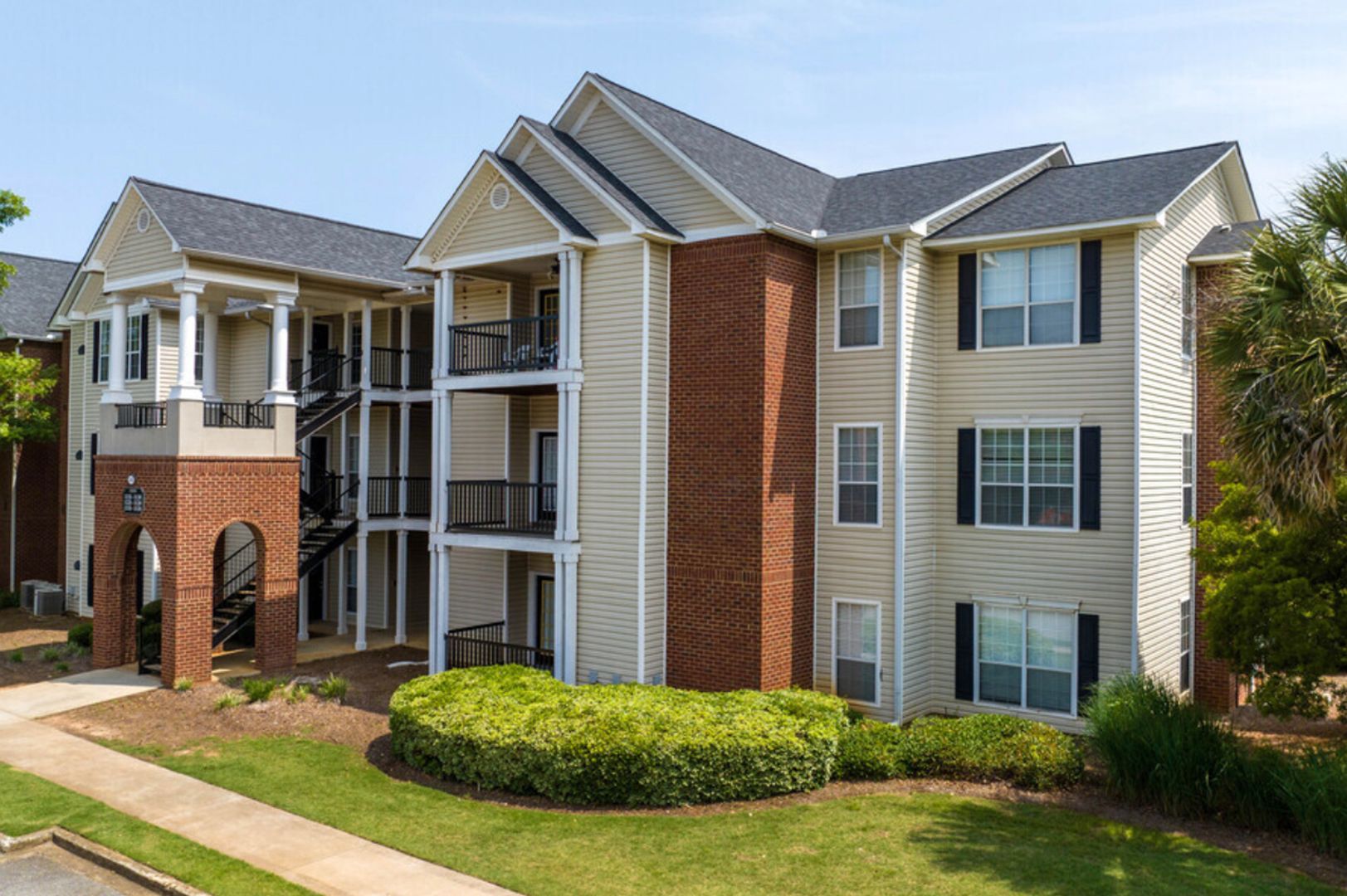 Centerville Apartment: 800 Gunn Rd.