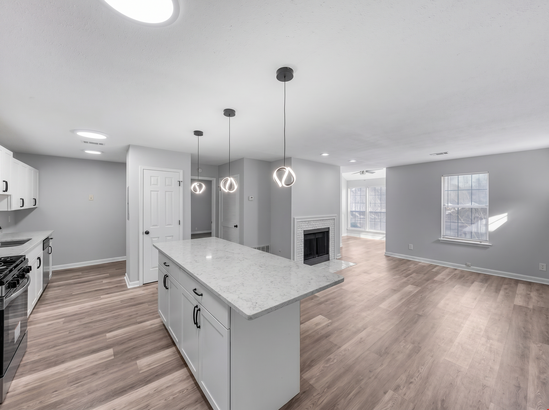 Riverdale Apartment: 100 Chase Ridge Dr