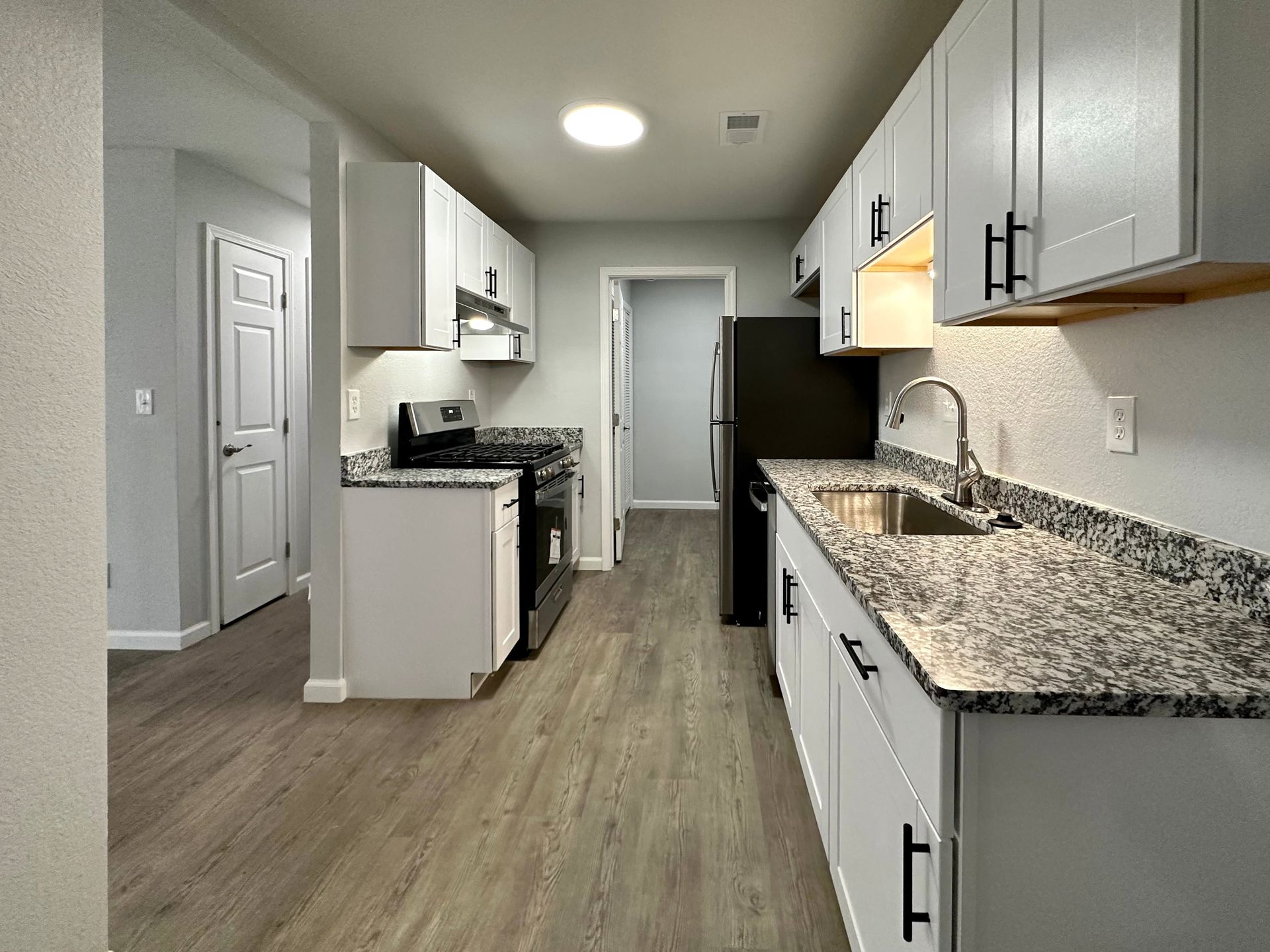 Anthos at Pinewood Manor LLC 2 of 12