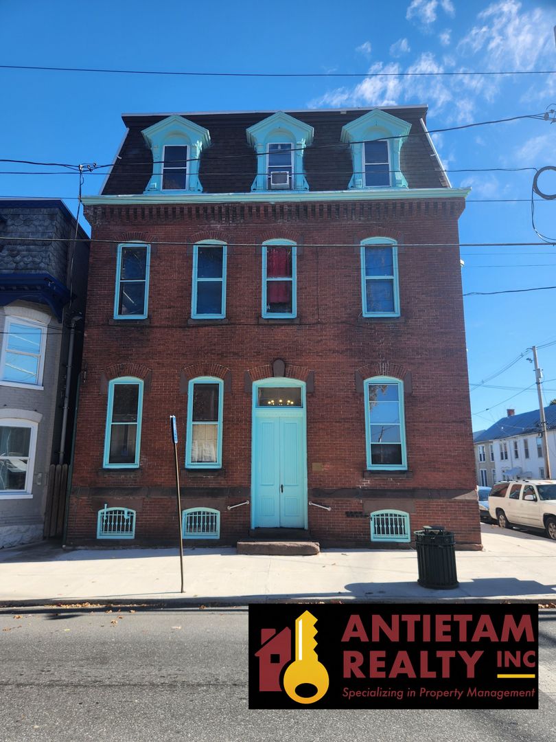 Chambersburg Apartment: 280 S. Main Street
