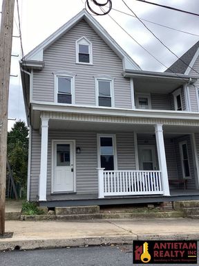 BEAUTIFULLY REMODELED HALF DUPLEX