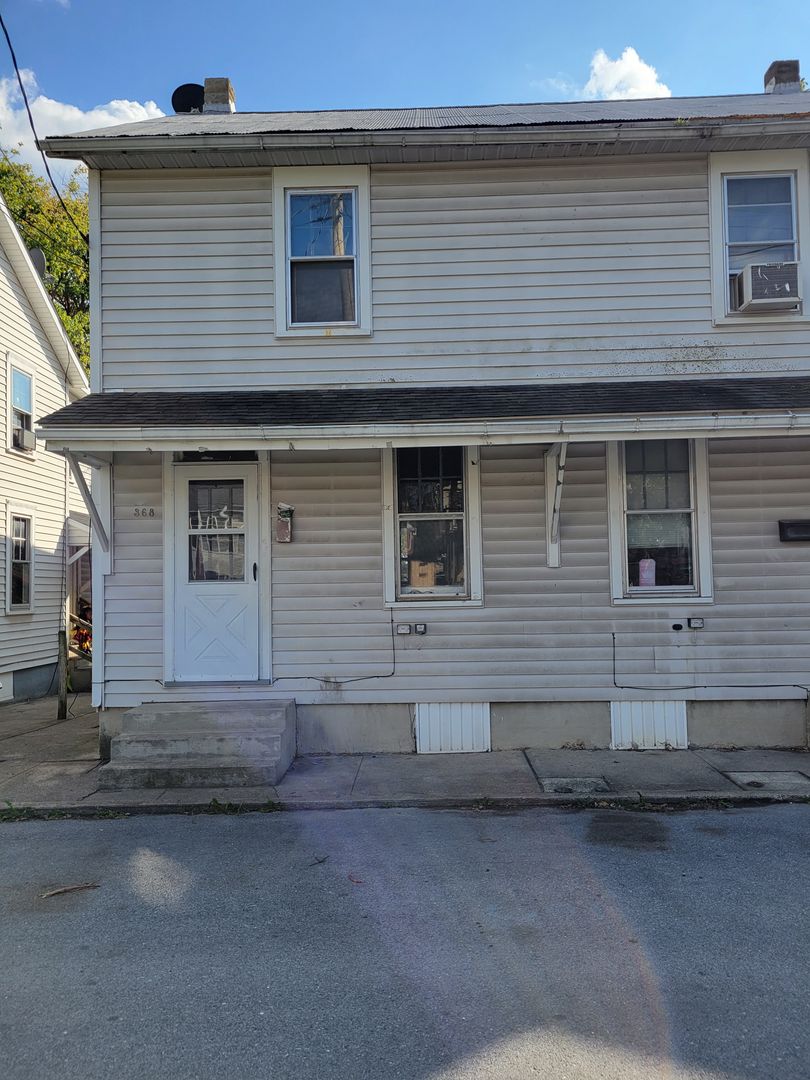 Chambersburg Apartment: 372 & 374 Tolbert Avenue