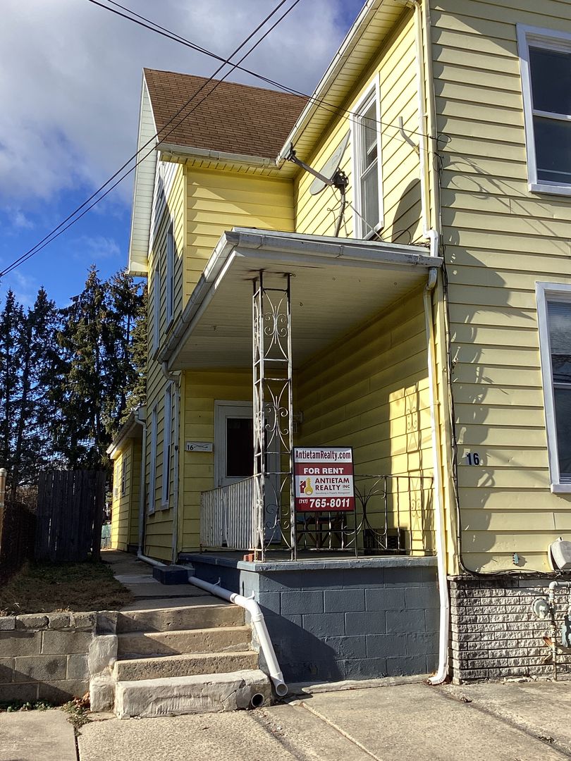 Waynesboro Apartment: 14 S. Franklin St.