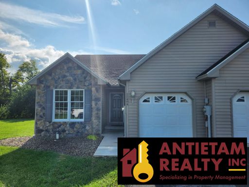 First Floor House in Great Side of Greencastle!
