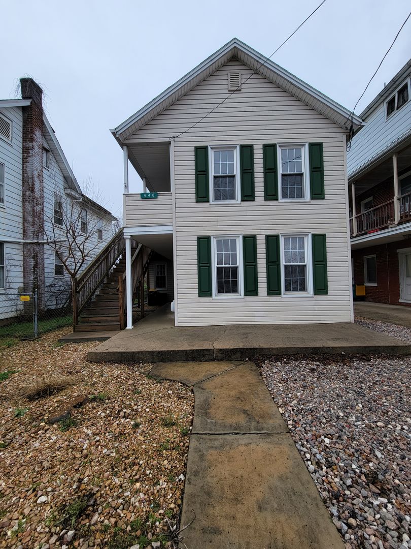 Chambersburg House: 440 E. Queen Street