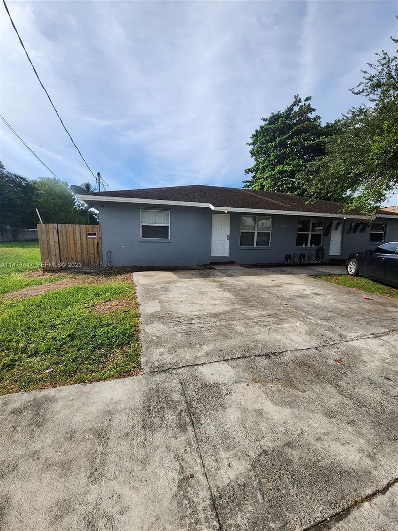 Miami Apartment: 12040 SW 214 TERR