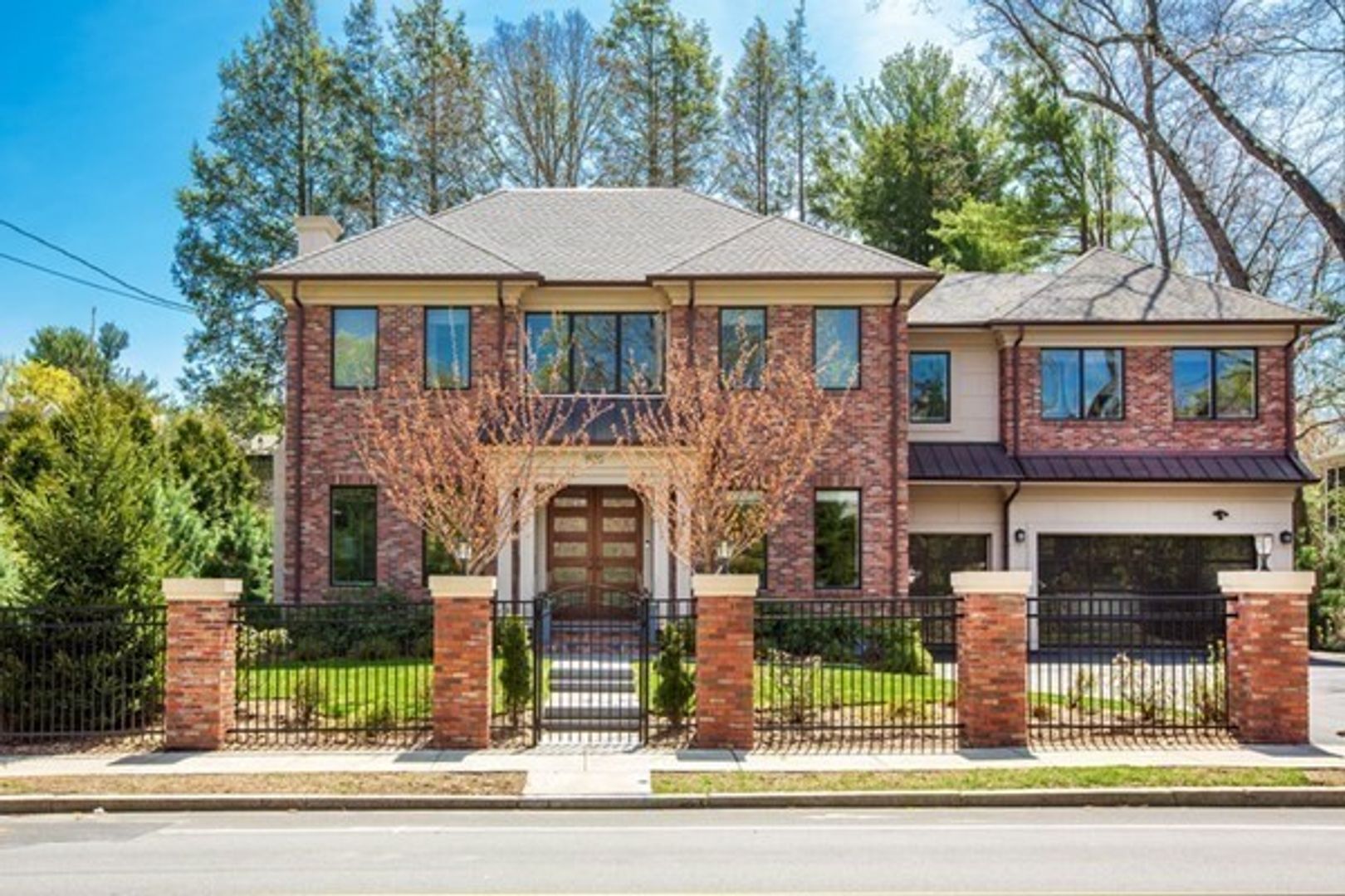 Newton House: 1580 Beacon Street