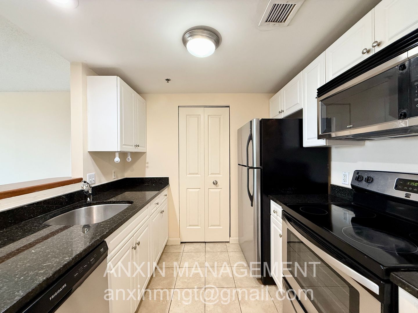 Cambridge Apartment: 10 Museum Way Unit 1305