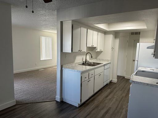 1x1 Flat Premium w/ Balcony – photo 1