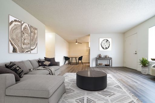 Welcome Home! Large 2 Bedroom Floor Plans – photo 1