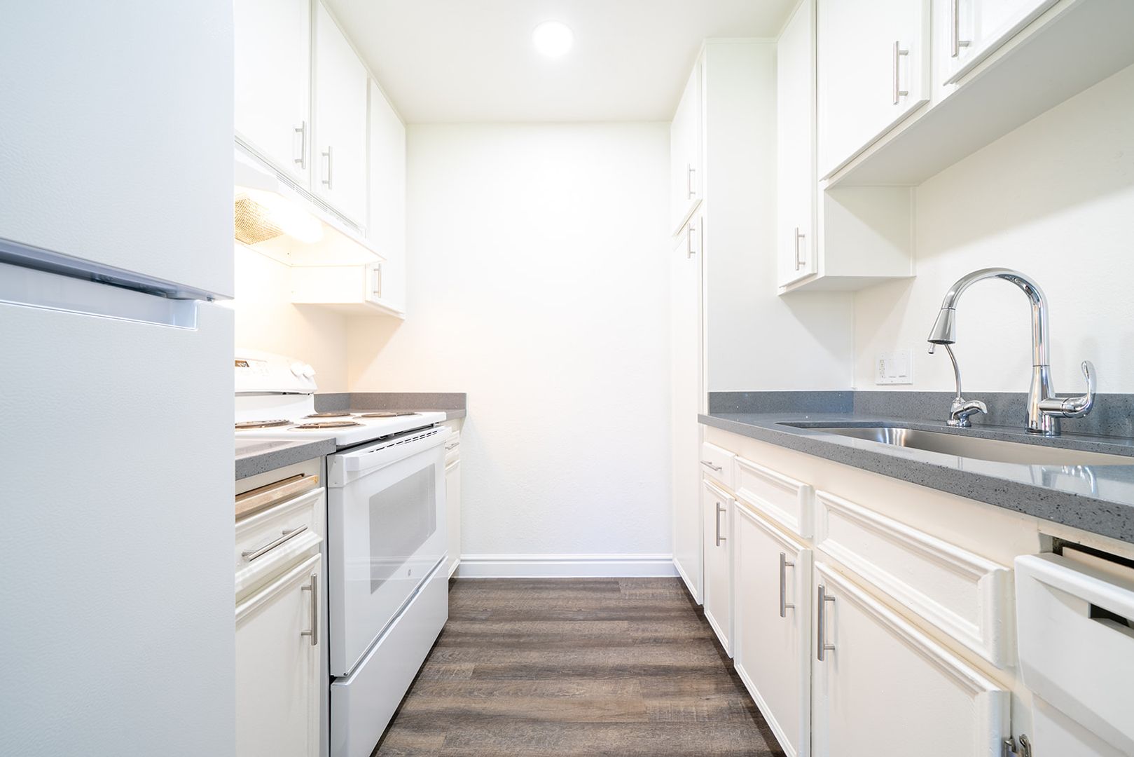 Vista Apartment: 1440 Oak Drive