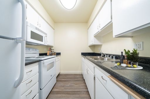 Love Where You Live! 2-bedroom 2-Bath Available – photo 1