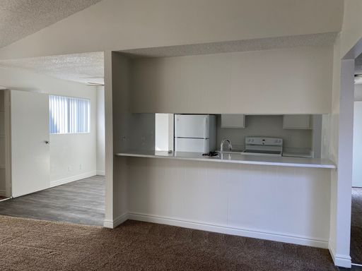 1x1 Flat Renovated w/ New HVAC System – photo 1