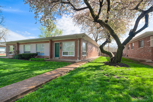 Beautifully Renovated 2 Bedroom 1 Bath Garden Unit at Purdue Park in University City! – photo 1