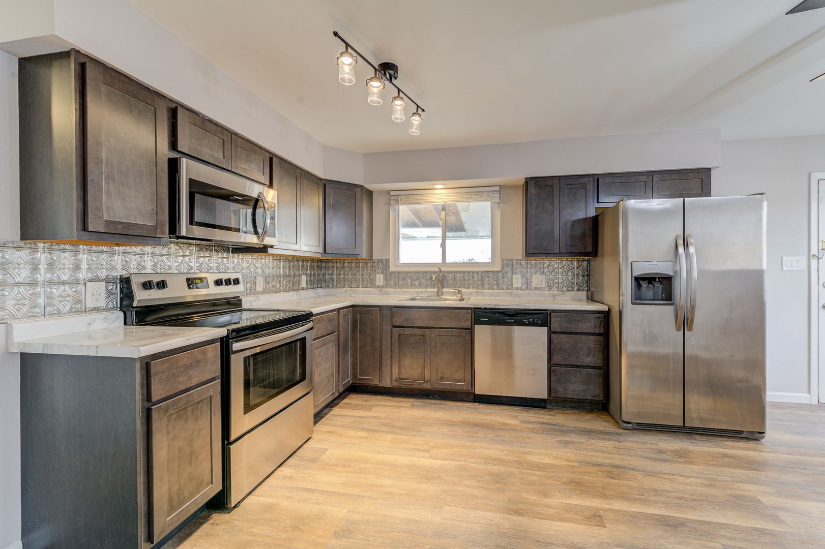 Arnold Apartment: 2379 Ida Ln