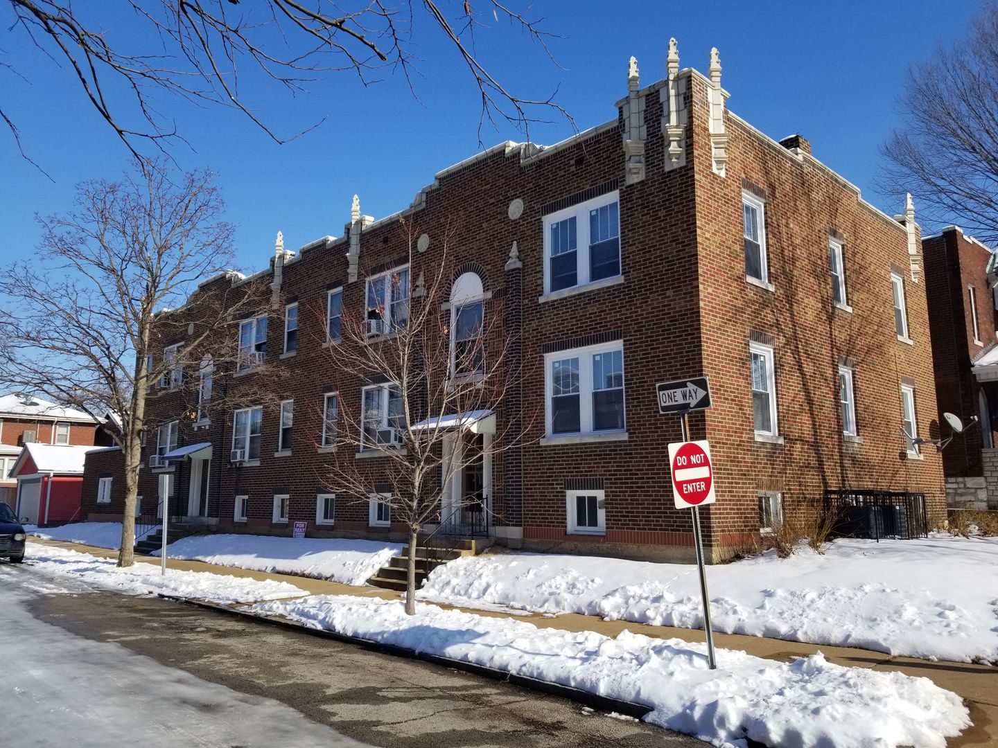 St. Louis Apartment: 4048-52 Giles Ave