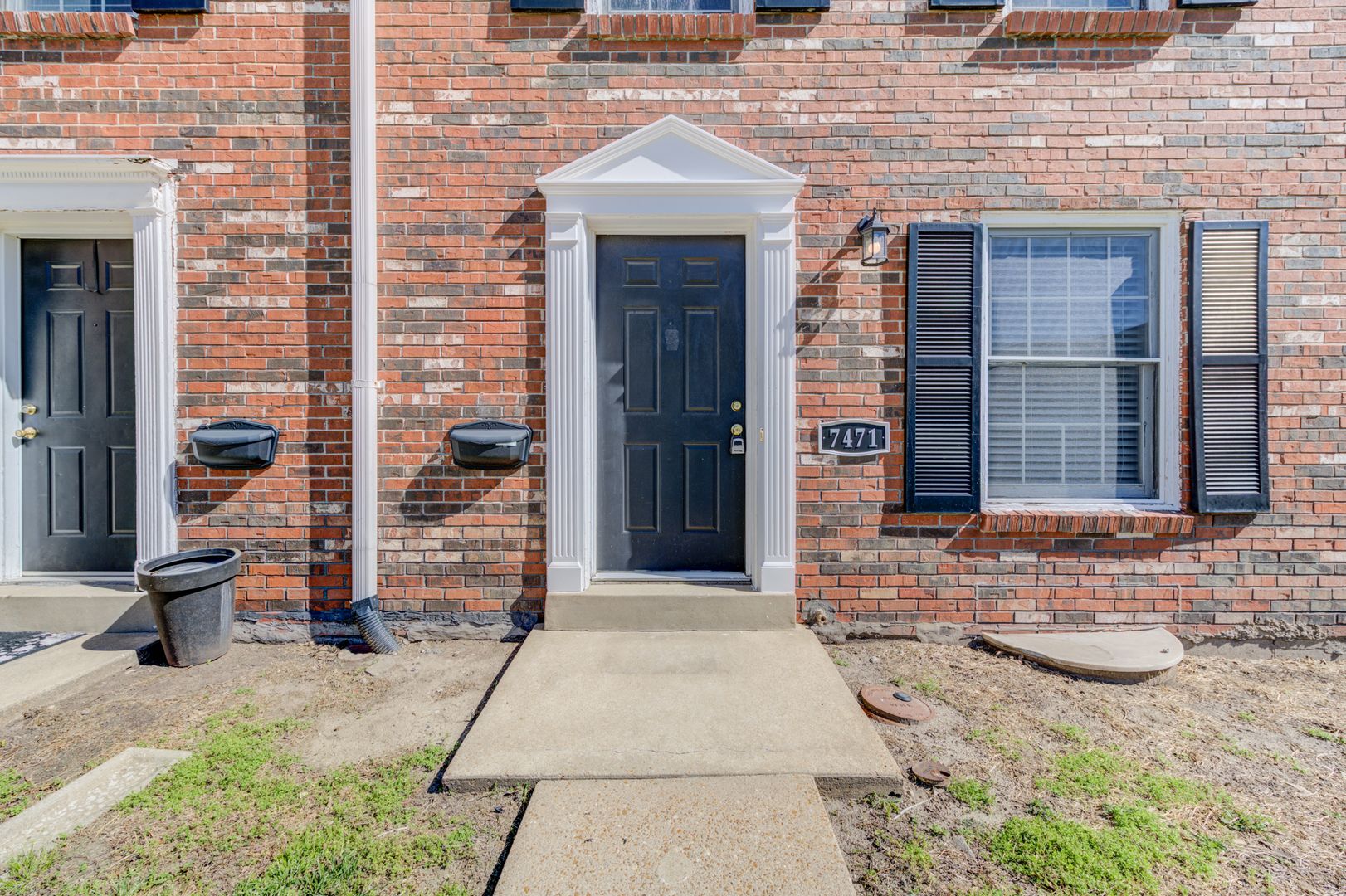 St. Louis Townhome: 1090-1108 N Hanley, 7461-98 Ahern