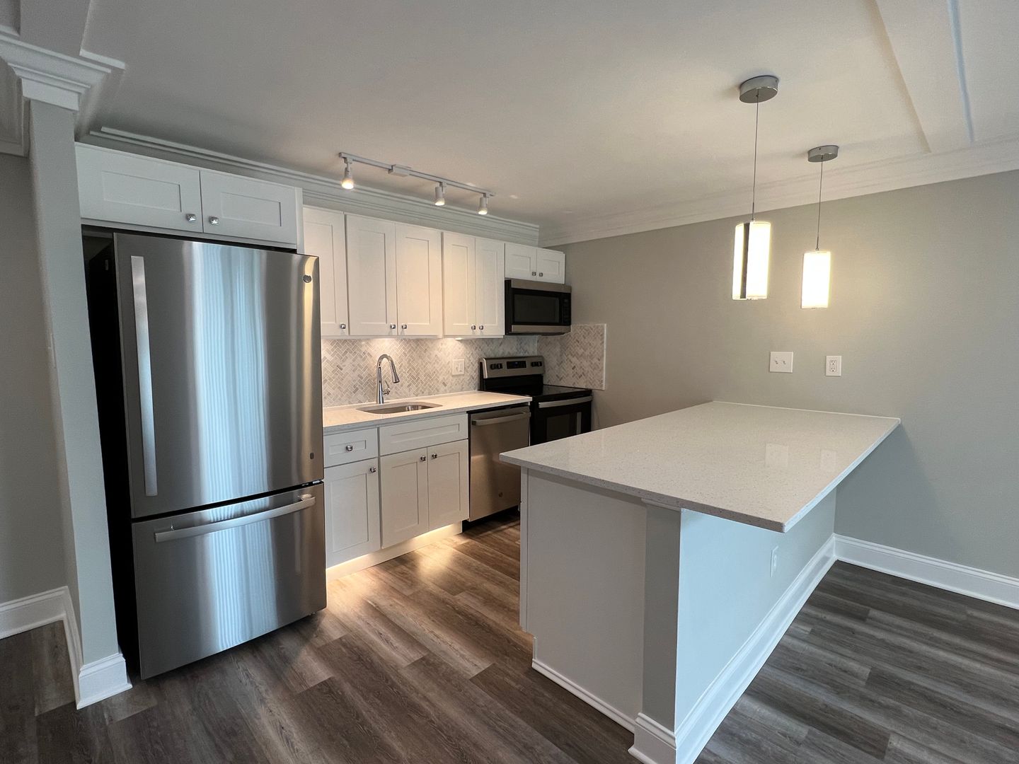 Broomall Apartment: 501 Lawrence Rd