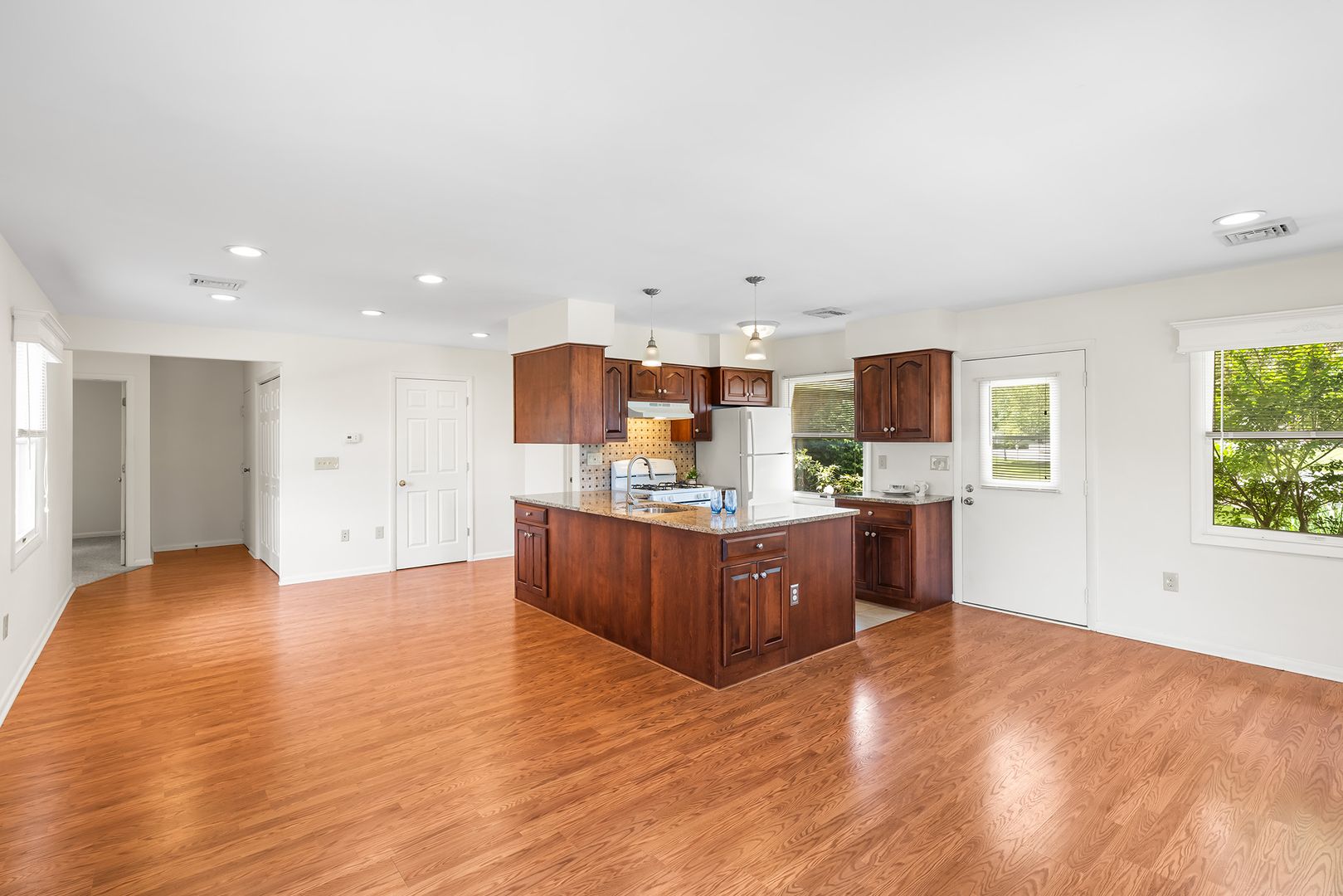 Lancaster Apartment: 6 Terrace Drive