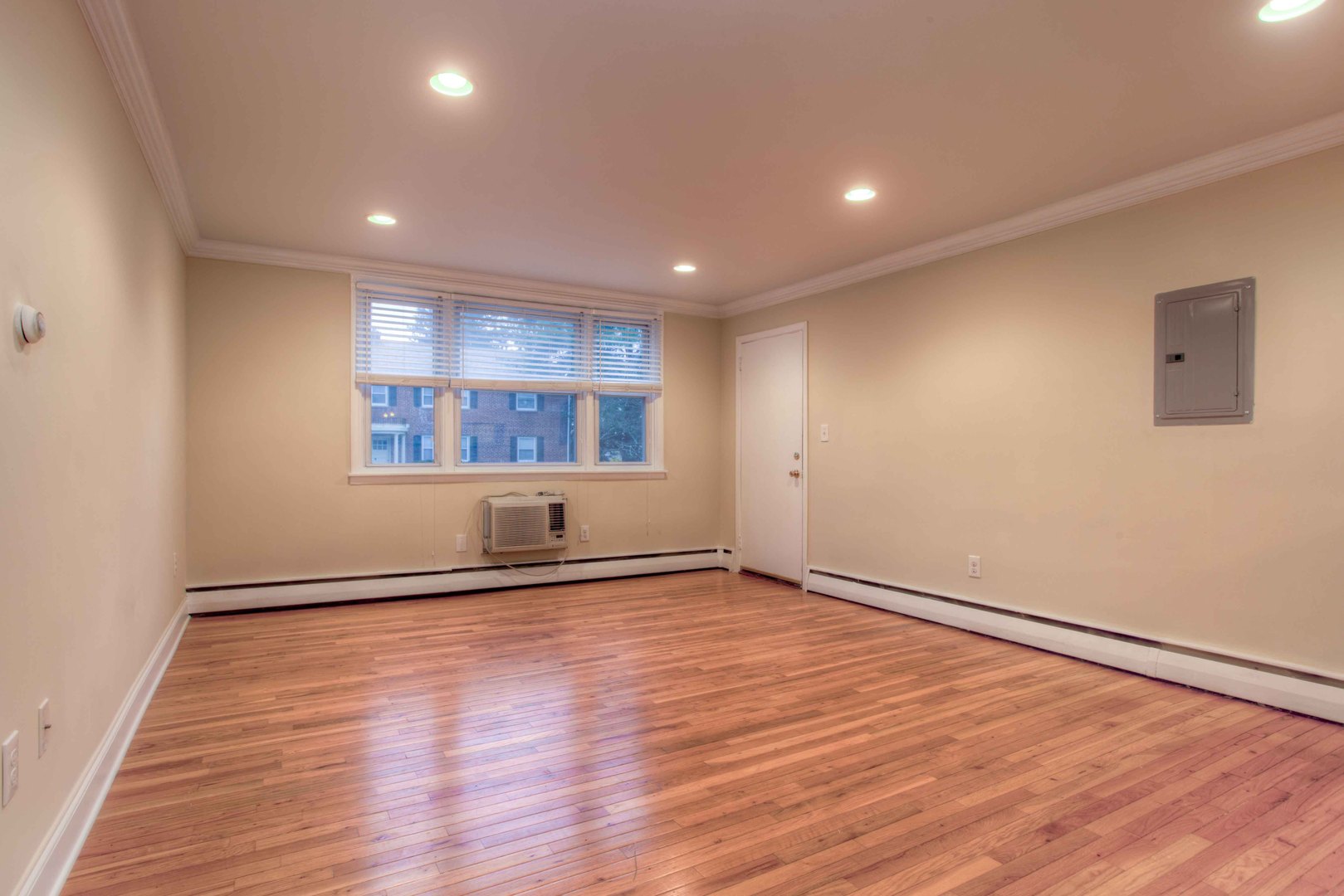 Paoli Apartment: 5 East Golf Club Lane