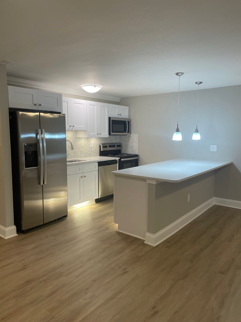 Broomall Apartment: 501 Lawrence Rd