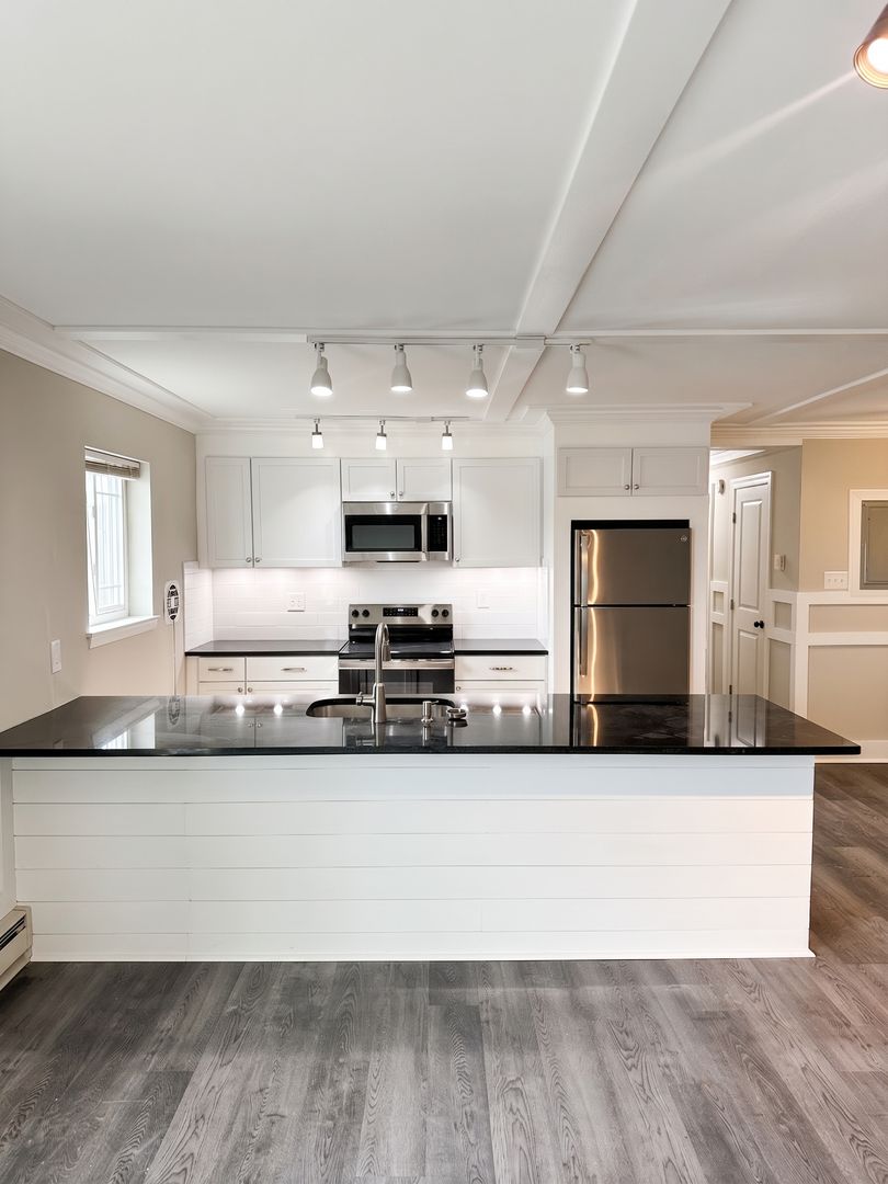 Broomall Apartment: 501 Lawrence Rd