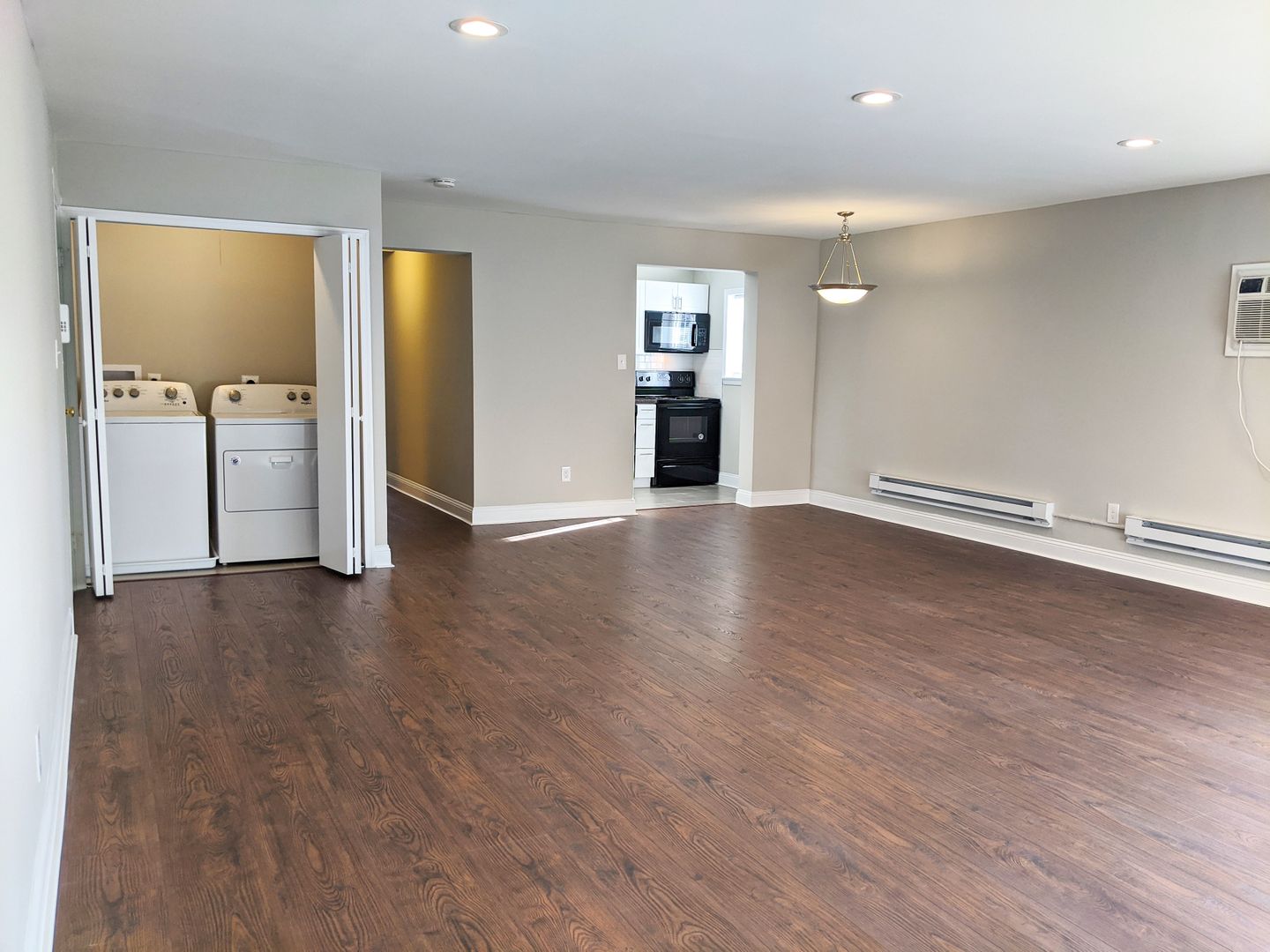 Broomall Apartment: 501 Lawrence Rd