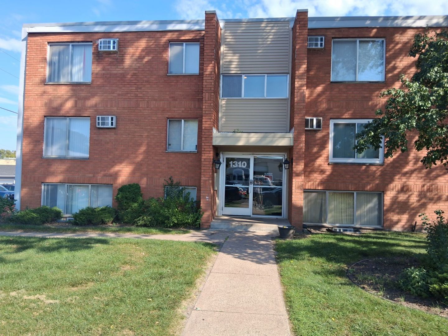 St Paul Apartment: 1310 Park St