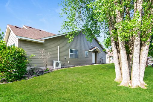 Listing photo thumbnail