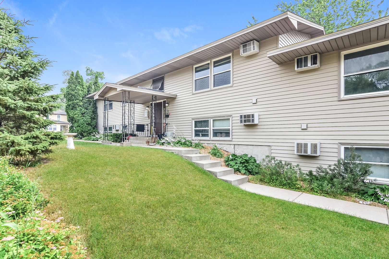 Anoka Apartment: 240 Madison St