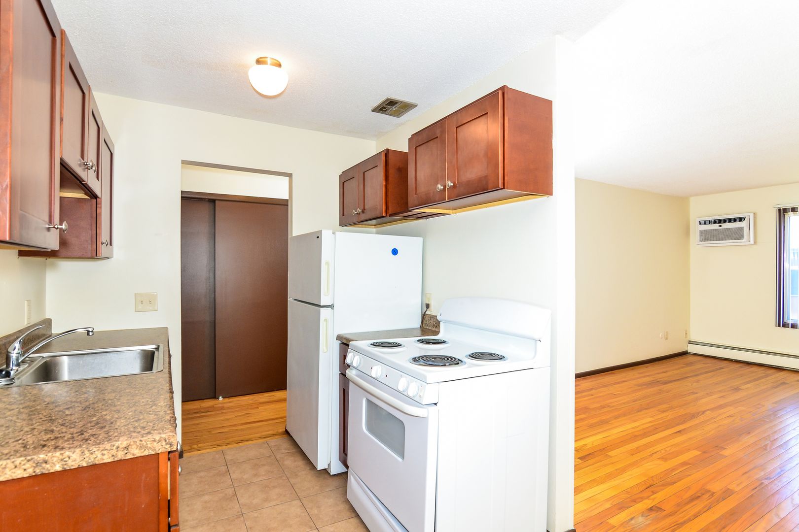 St Paul Apartment: 1310 Park St