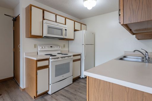 Listing photo thumbnail