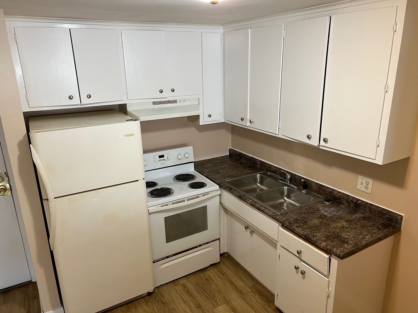 St Paul Apartment: 1015 York Ave