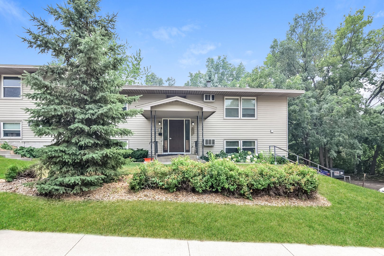 Anoka Apartment: 236 Madison St
