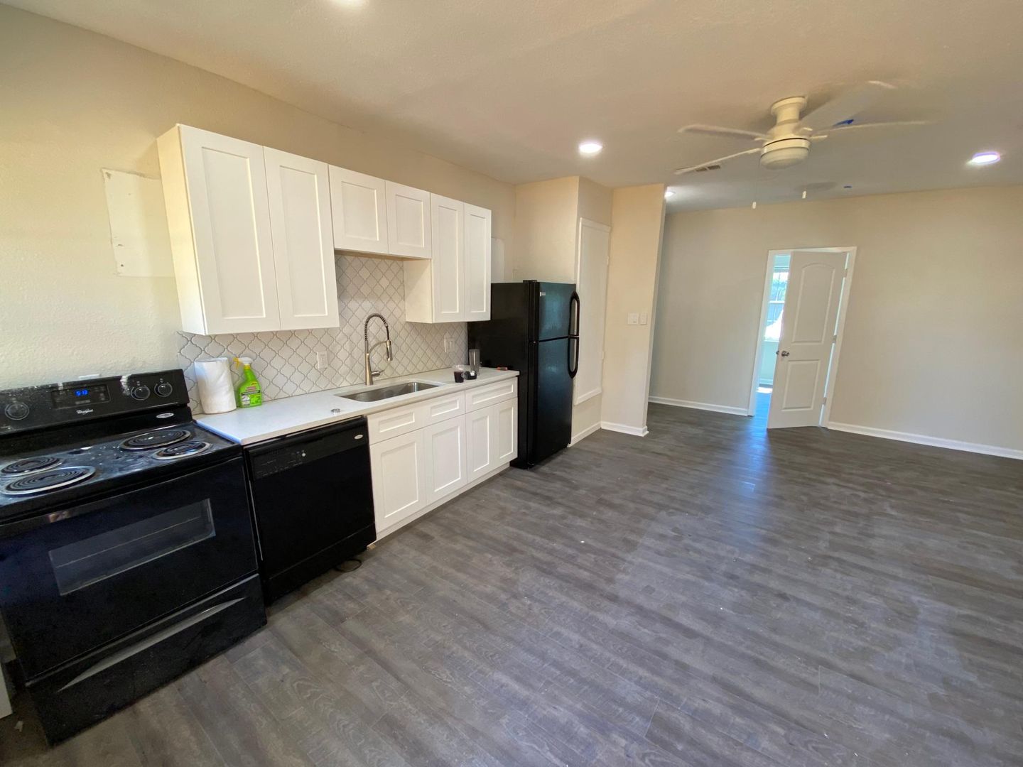 Dallas Apartment: 615 Parkview Ave