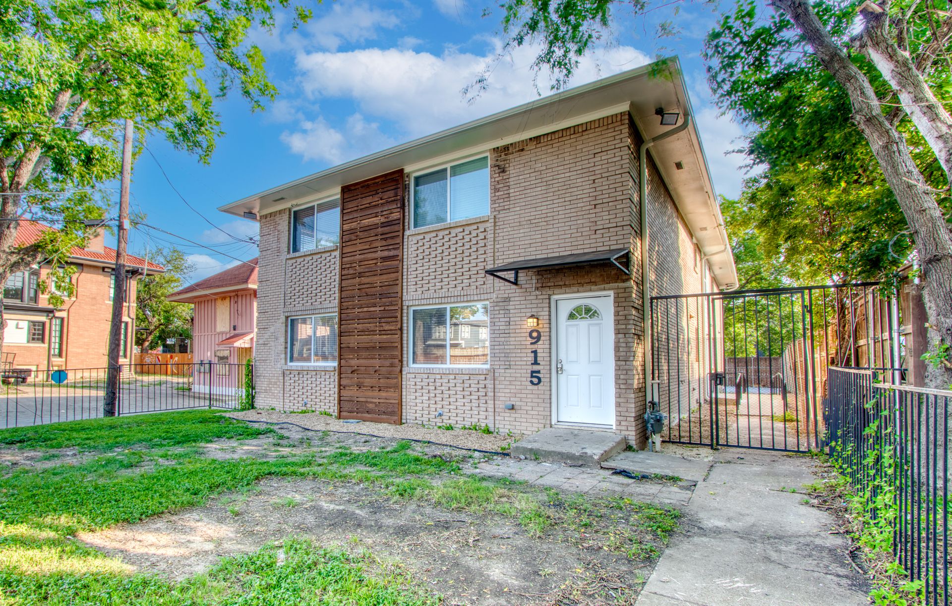 Dallas Apartment: 915 Grigsby Ave - Apt 201
