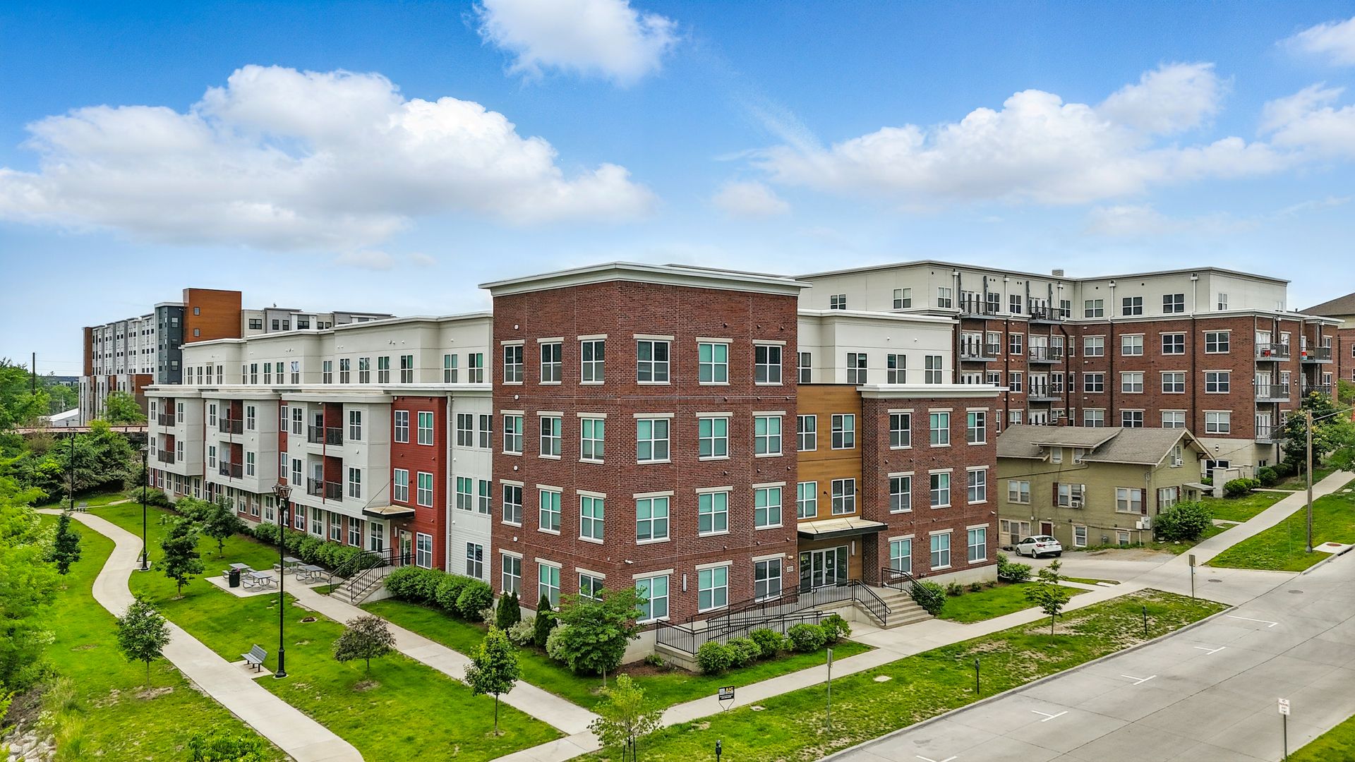 Iowa City Apartment: 225 Prentiss Street