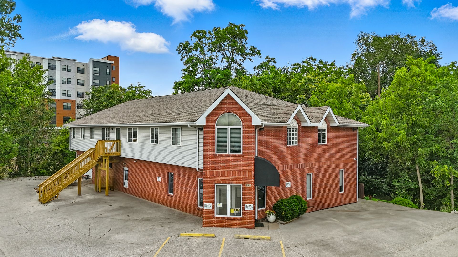 Iowa City Apartment: 711 S. Gilbert Street