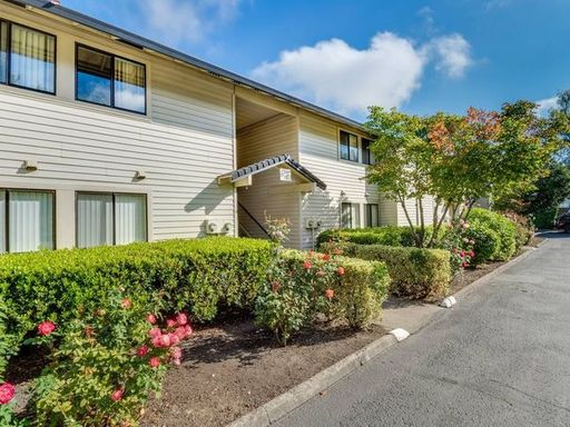 Two bedroom two bathroom with washer/dryer – photo 1