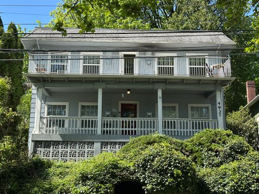 Corbett House Apartments – photo 1