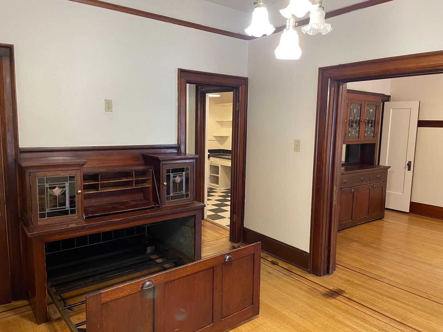 Portland Apartment: 909 SW 12th Ave.