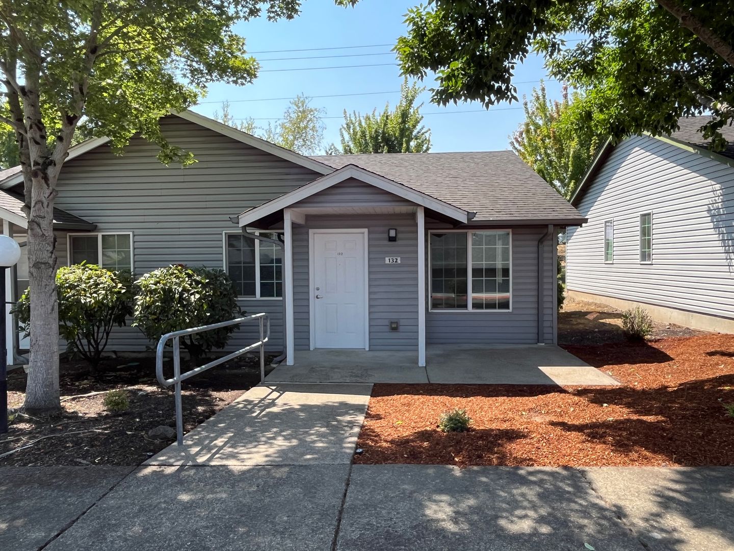 Salem Apartment: 3695 D Street NE