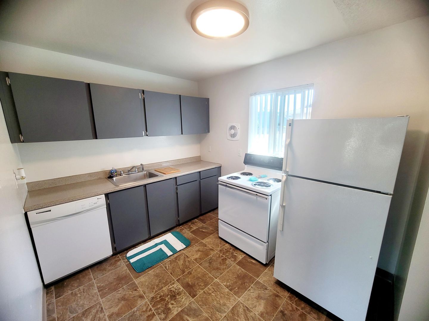 Portland Apartment: 14650 NW Cornell Rd.