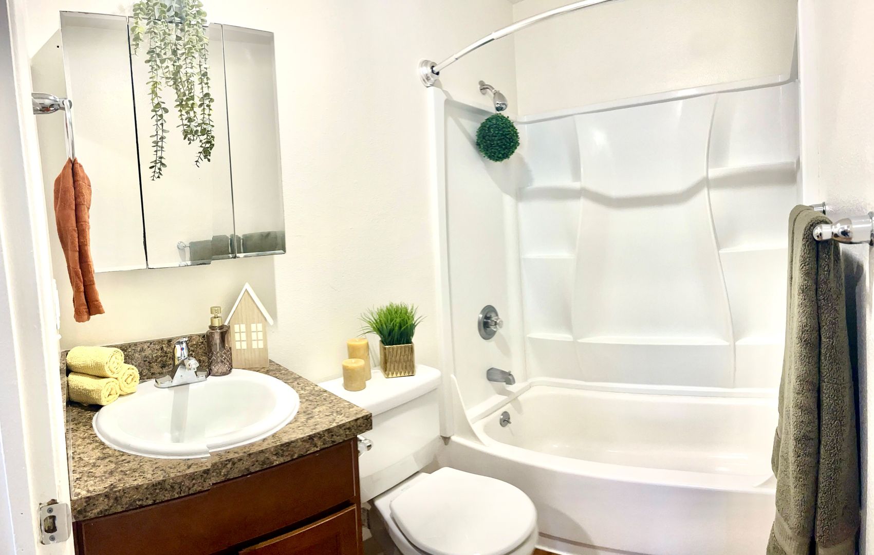 Portland Apartment: 14650 NW Cornell Rd.