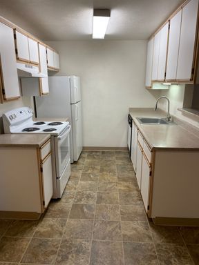 Large three bedroom two bath! – photo 1