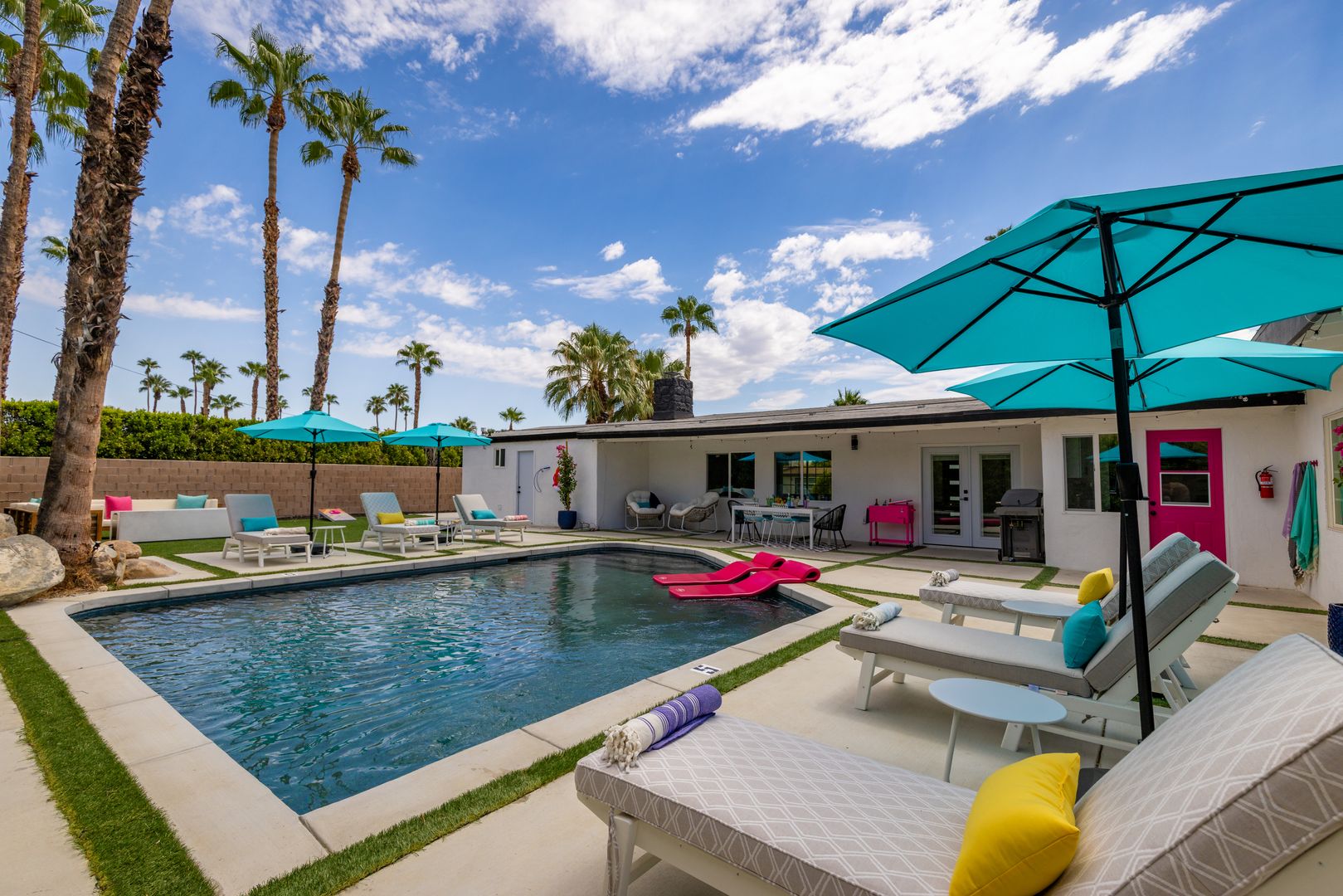 Palm Springs House: 2056 Paseo Roseta