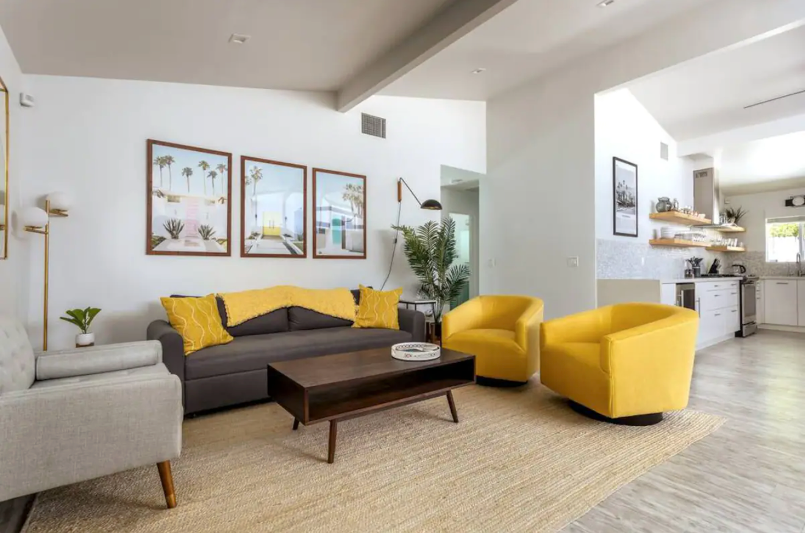 Palm Springs House: 547 N Sunrise Way