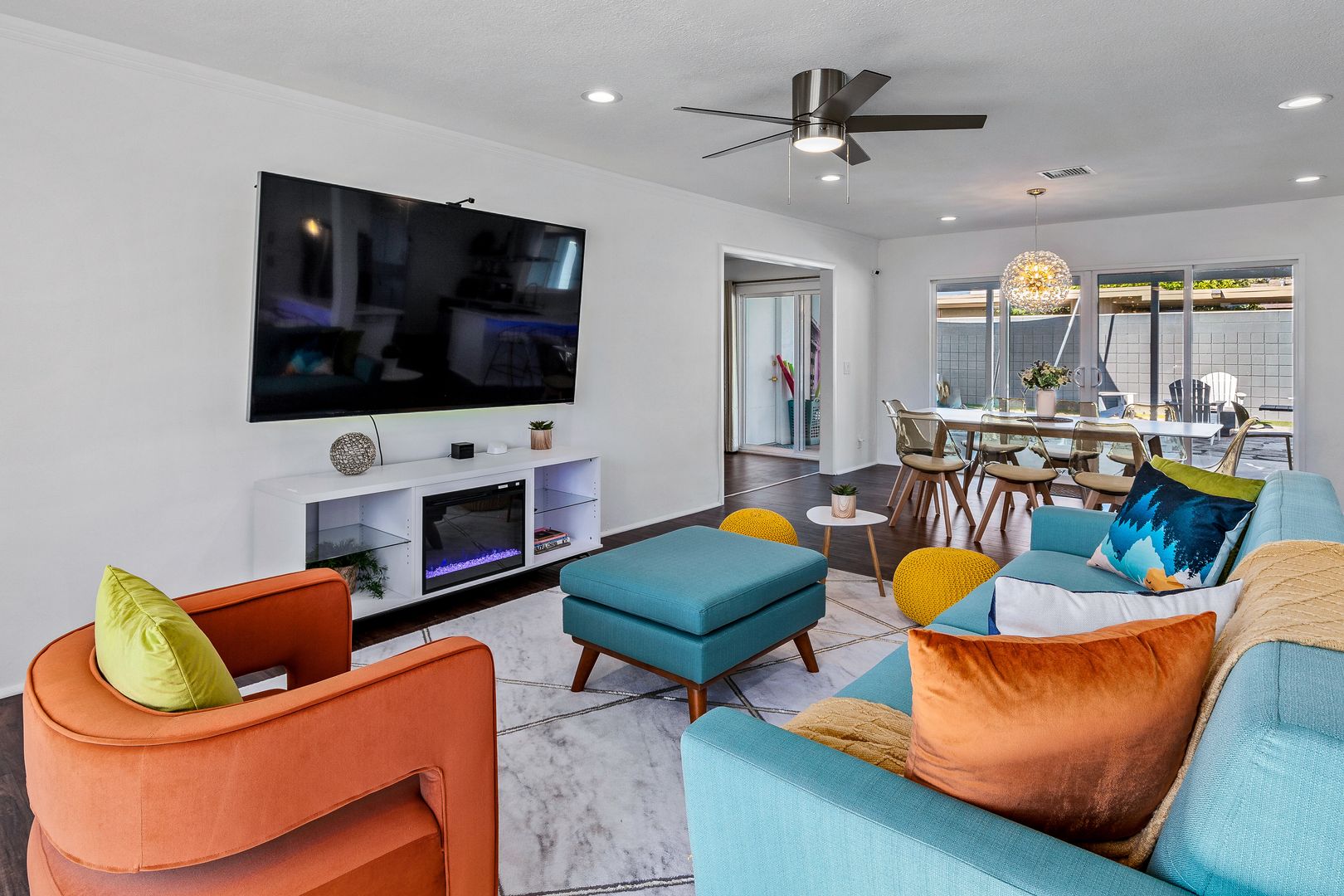 Palm Springs House: 980 N Buttonwillow Cir