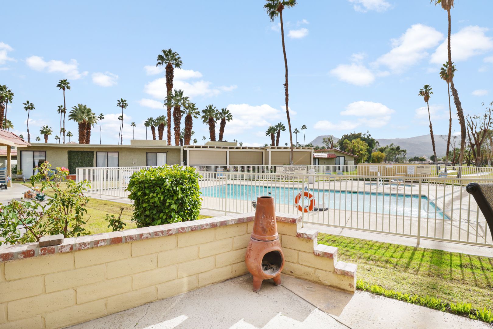 Cathedral City House: 68859 Paseo Real