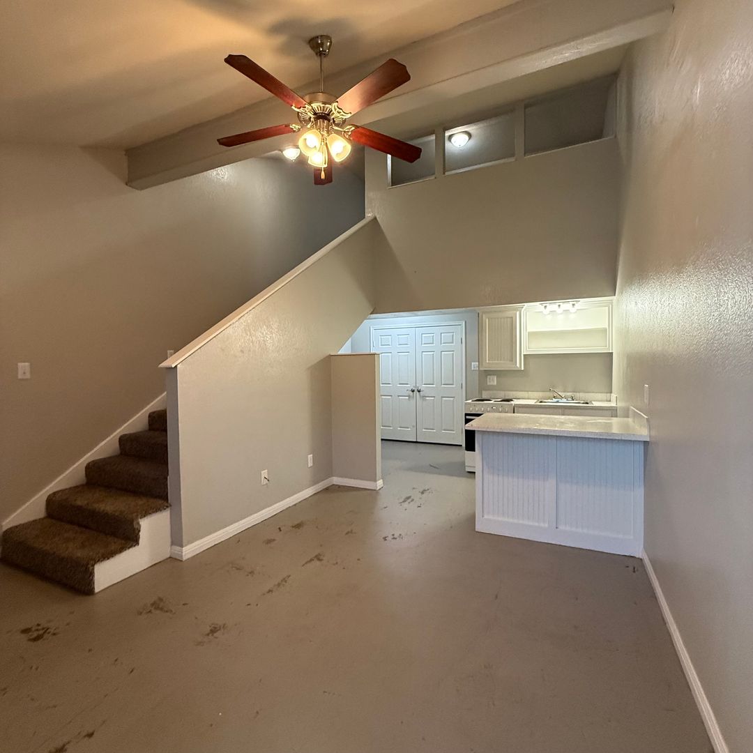 Waco Apartment: 105 N Lacy Drive